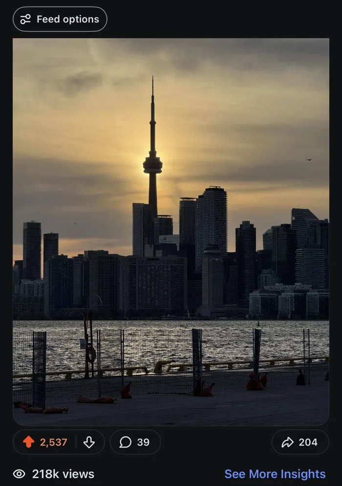 A screenshot of the sunset photograph posted on Reddit, showing 2,537 upvotes and 218k views